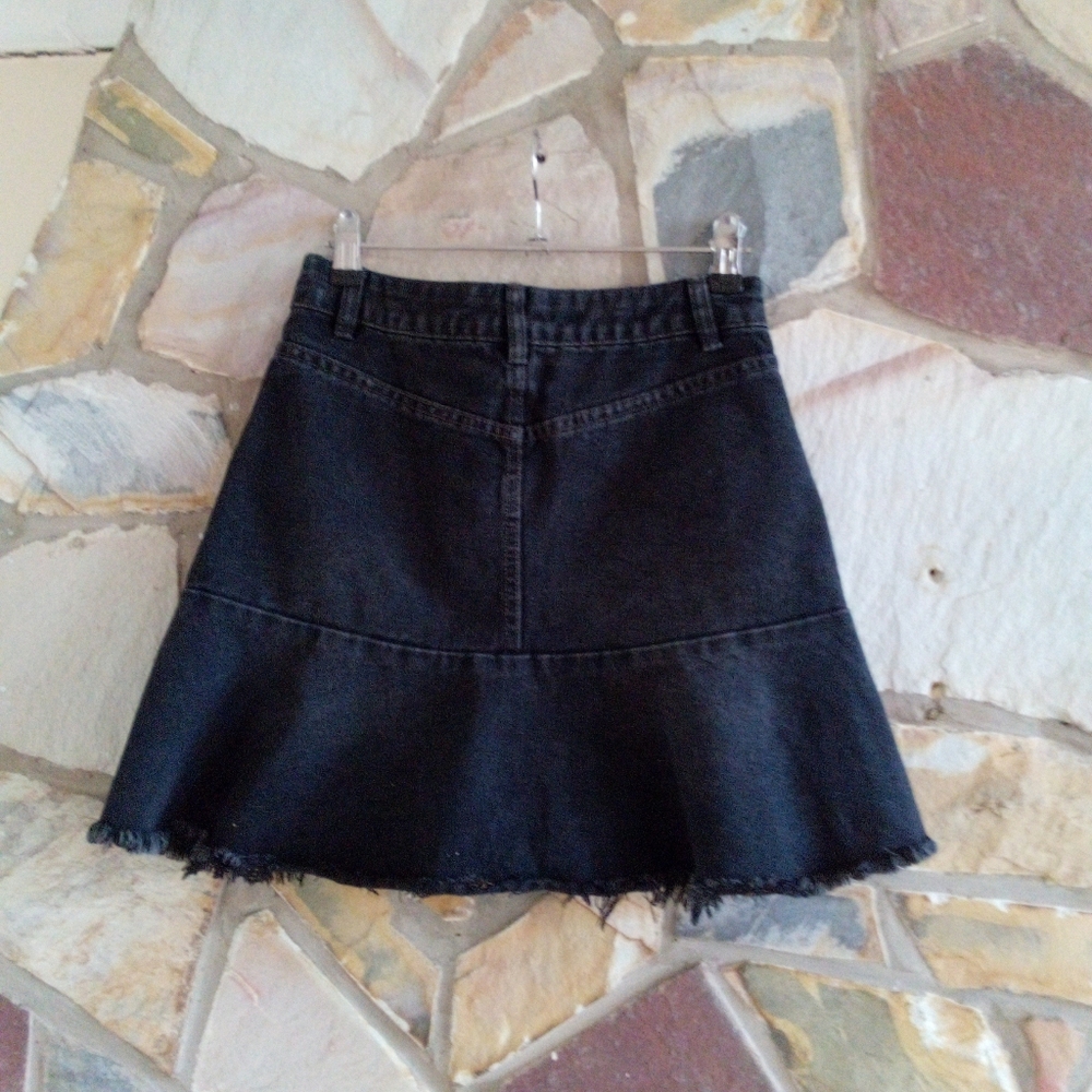 Cotton on black raw Hem denim mini skirt size 8 - Picture 2 of 8